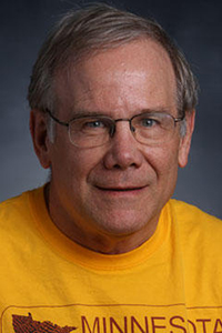 portrait of Professor David Thomas