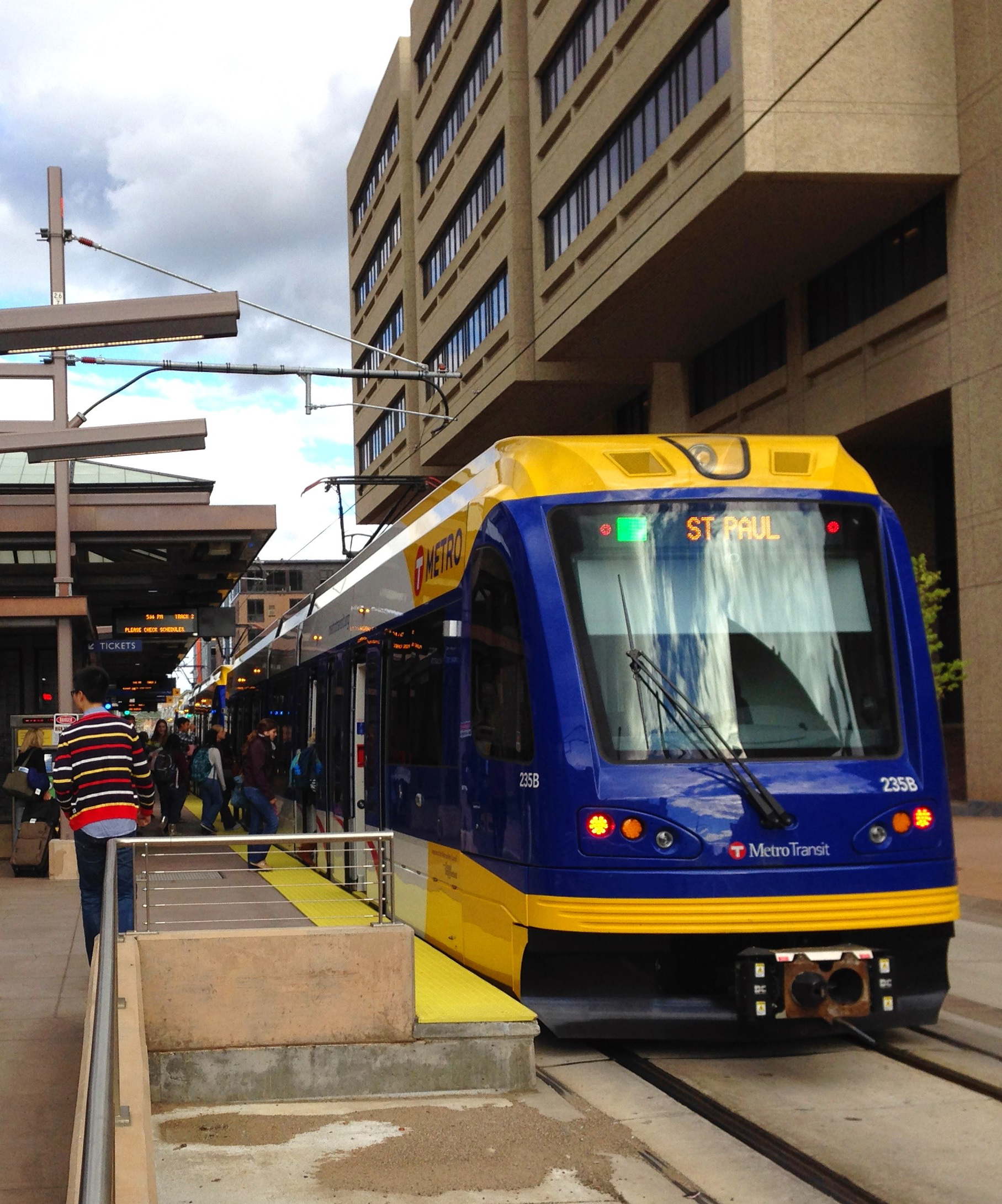 Metro Transit Green Line train at the East Bank Station