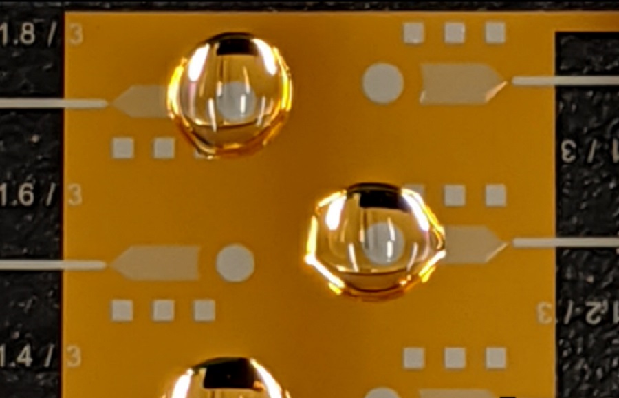 Image of a sample chip with droplets