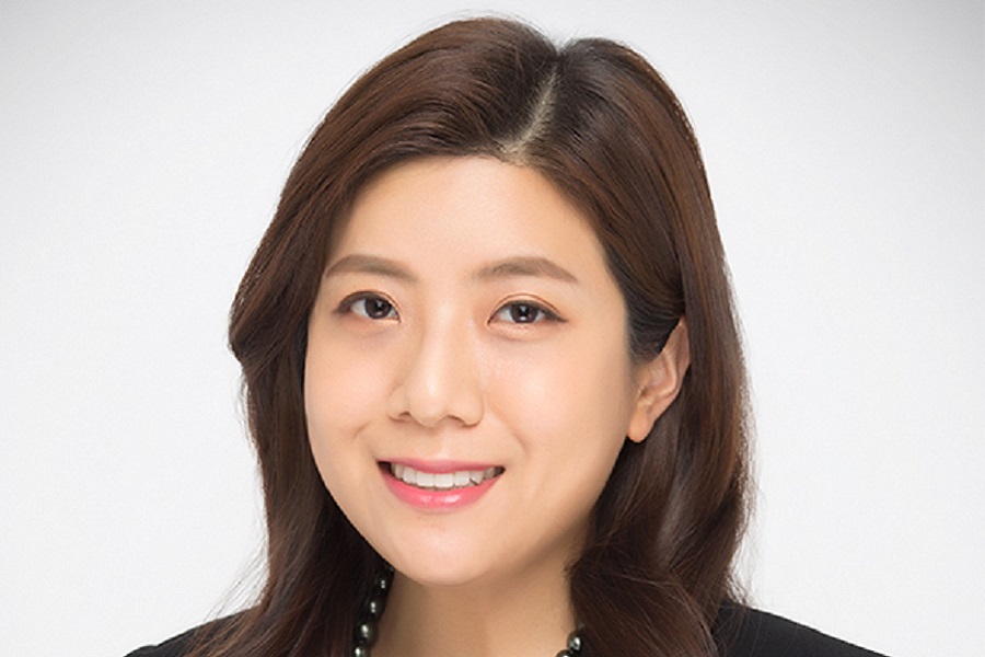 Portrait photo of Professor Hye Yoon Park