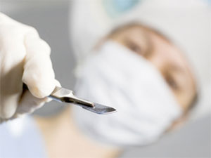 up close of a scalpel used in surgery