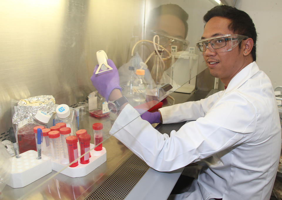 Kiall Francis Suazo's research uses chemical biology to involves look at proteins in Alzheimer’s disease, amyotrophic lateral sclerosis, viral infection, and lung cancer.
