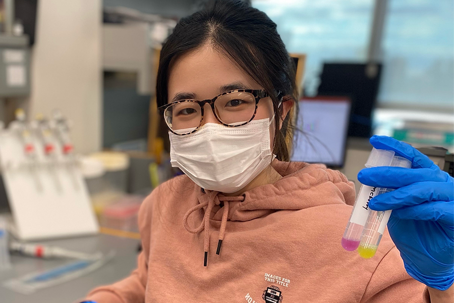 CSE Ph.D. student Qiuge Zhang in the lab
