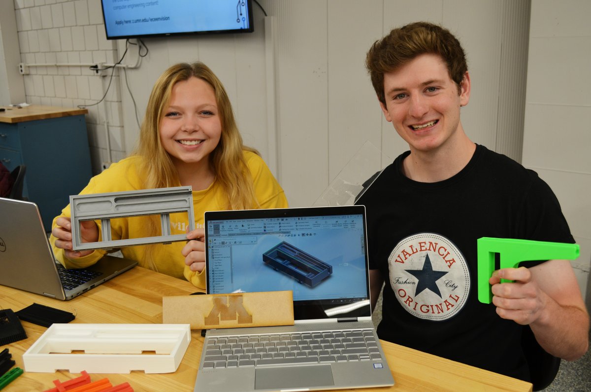 Students with completed project in Anderson Labs
