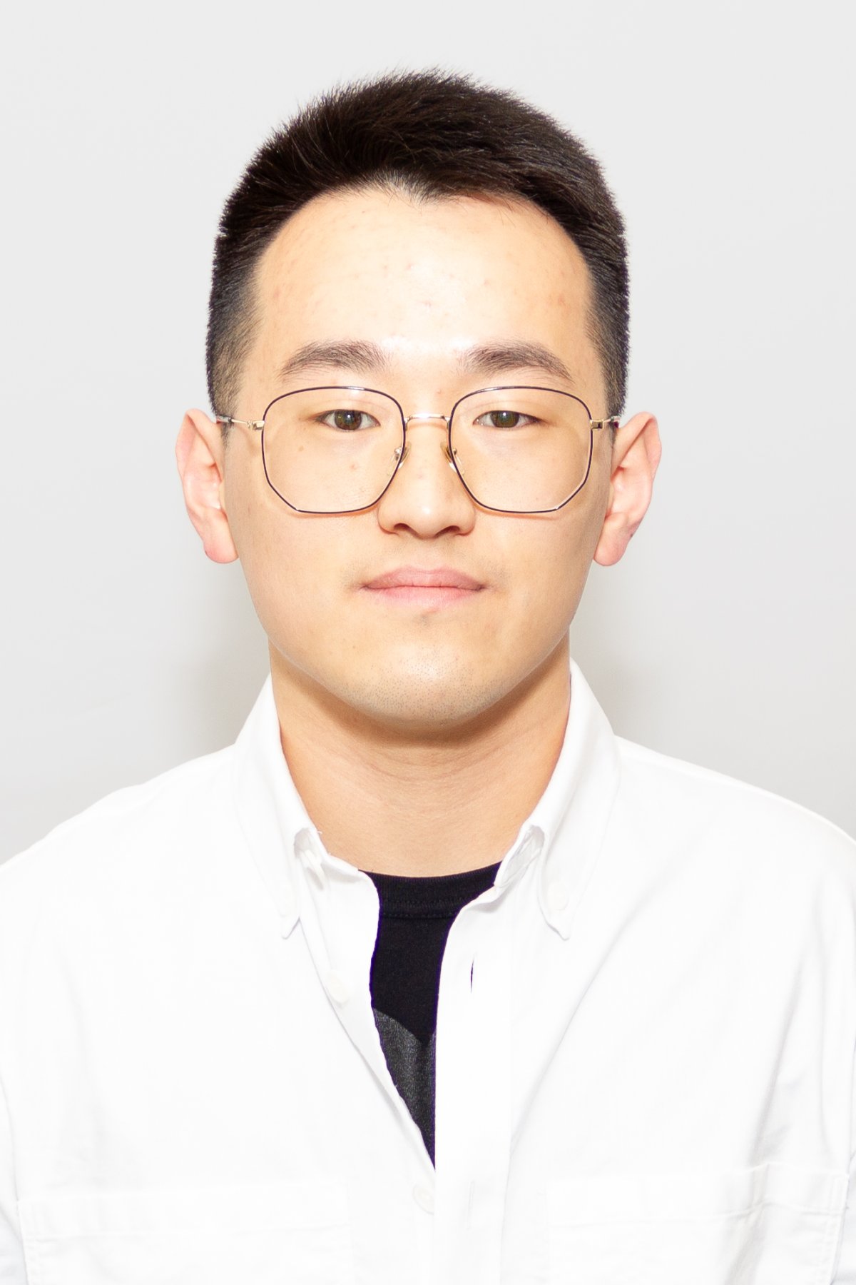 Headshot of Yuanzhe (Cary) Chen