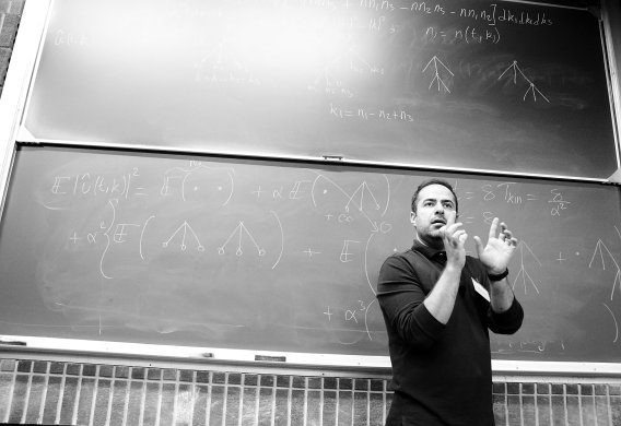 Zaher Hani presenting a lecture