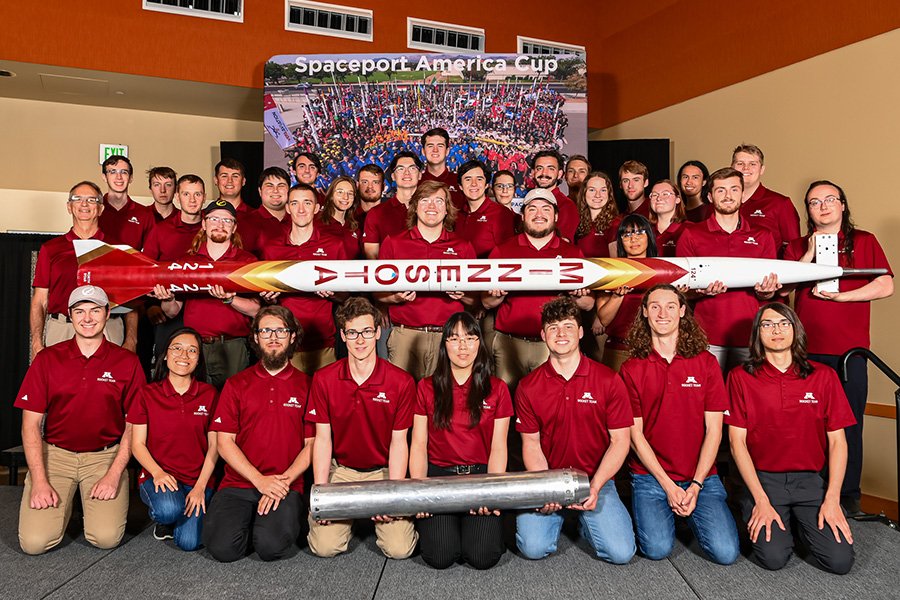 Image of the UMN Rocket Team at the 2024 Spaceport America Cup.