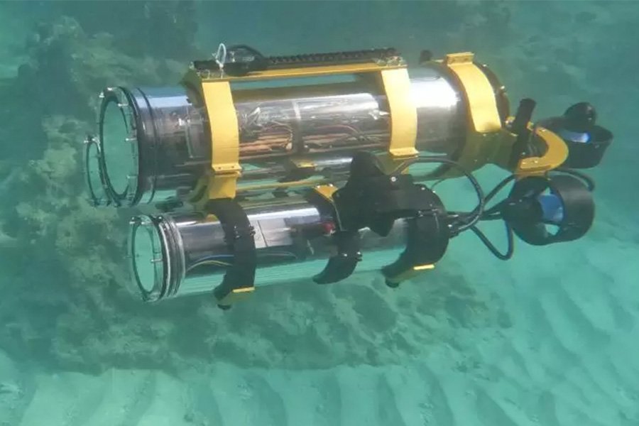 Autonomous underwater vehicle (AUV) MeCO in the Caribbean Sea