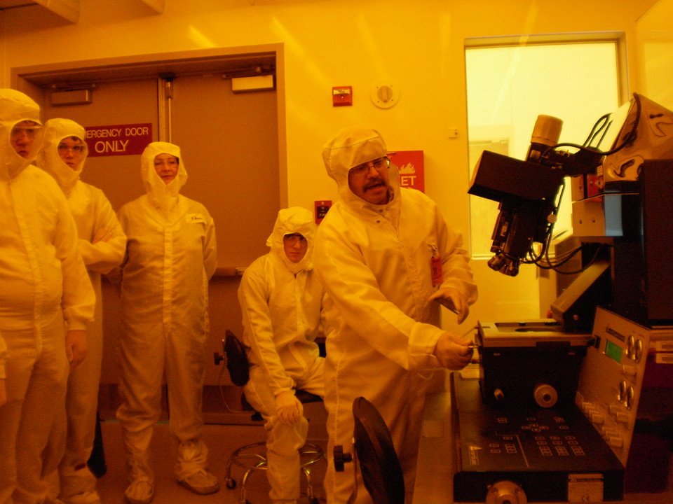 A cleanroom tour for DCTC students.